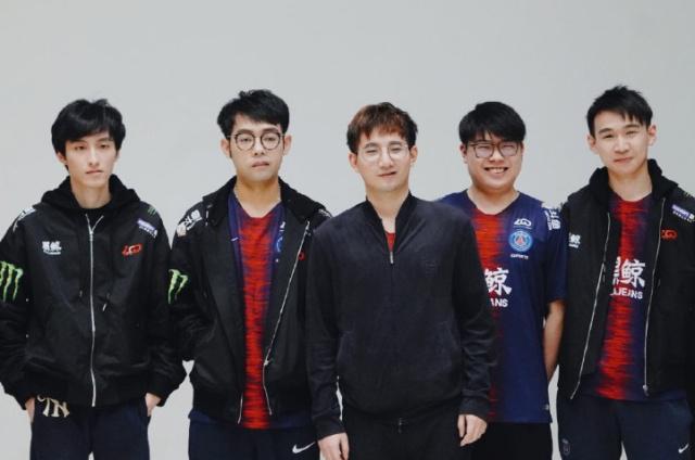 凭借出色的 凭借出色的